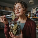 El té de laurel contiene varios beneficios para la salud.