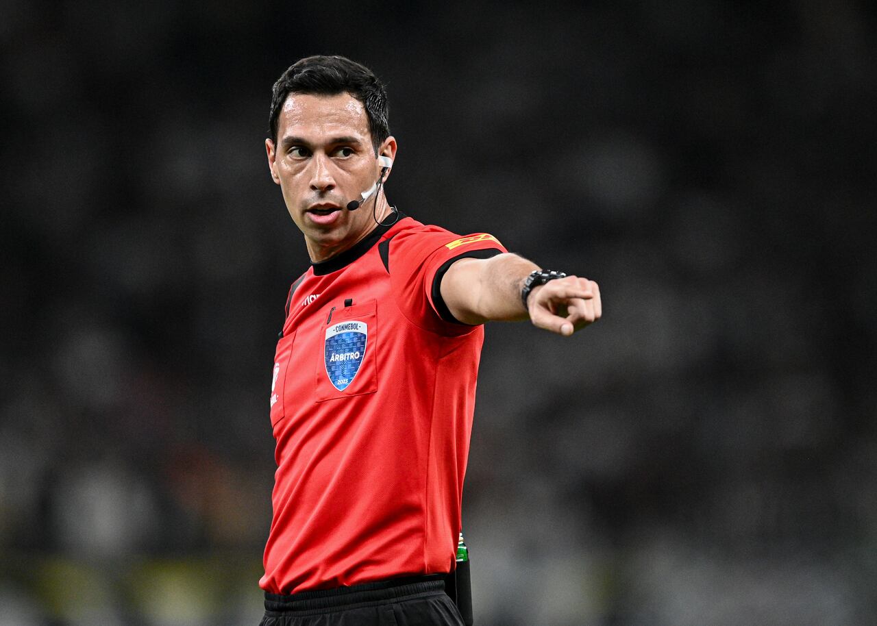 Facundo Tello, árbitro del partido entre Ecuador y Colombia por la cuarta fecha eliminatoria al Mundial 2026.