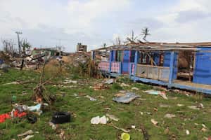 El huracán Iota dejó en Santa Catalina muchos escombros, no obstante, los pobladores solo piensan en limpiar y en recibir el apoyo suficiente para salir adelante.