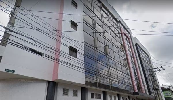 Ofrecen millonaria recompensa por responsables de lanzar una granada a un motel en Bogotá.