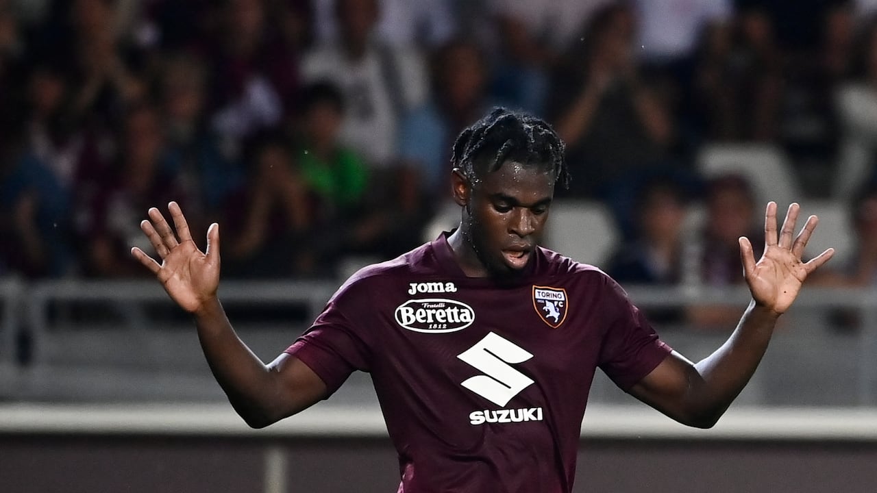 Duvan Zapata, del Torino FC, reacciona durante el partido Serie A TIM entre el Torino FC y Hellas Verona FC en el Stadio Olimpico di Torino, el 2 de octubre de 2023, en Turín, Italia. (Foto de Stefano Guidi/Getty Images).