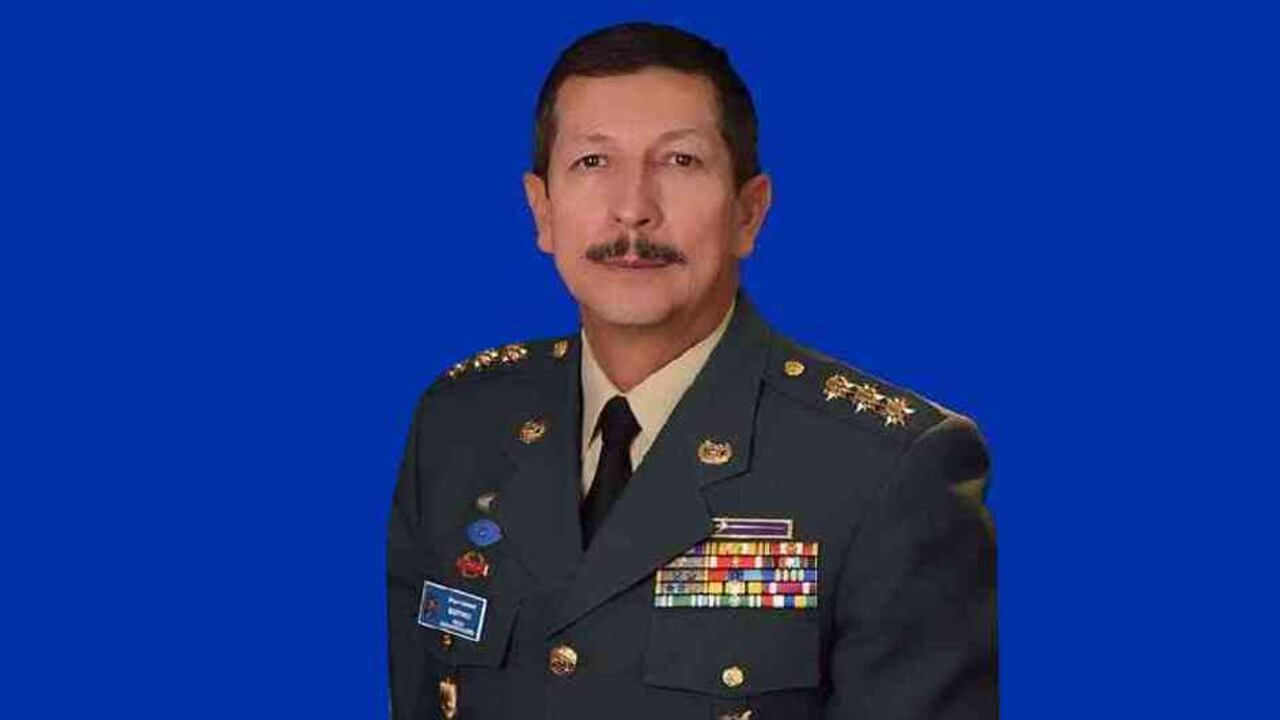 "Me encuentro a ajeno a todo este tipo de acciones ilegales e injuriosas", dijo el general Martínez en su comunicación.