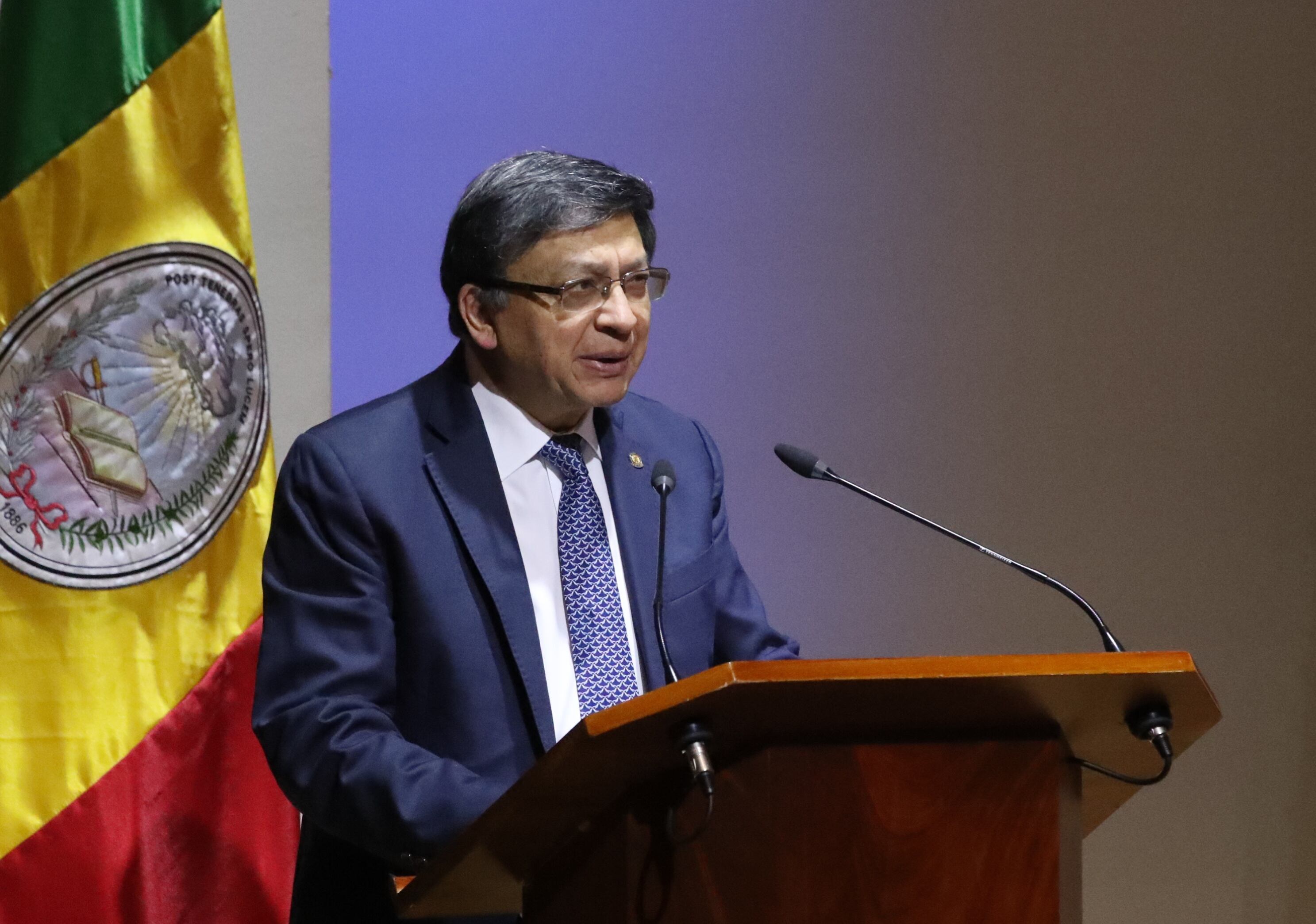 Conmemoración Eméritos Homenaje a exmagistrados y académicos que han dejado
huella ejemplar en la justicia y la academia jurídica.