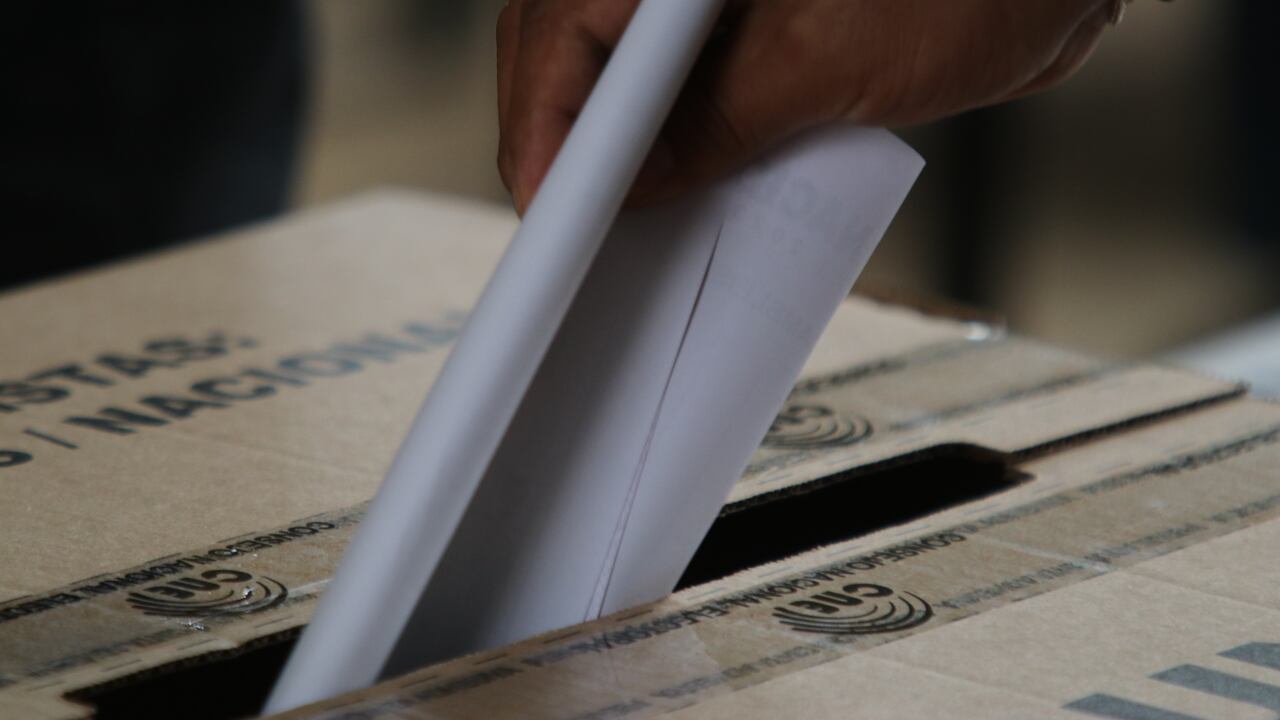 Las fuerzas militares y policiales asignadas al Consejo Nacional Electoral son de seguridad media.