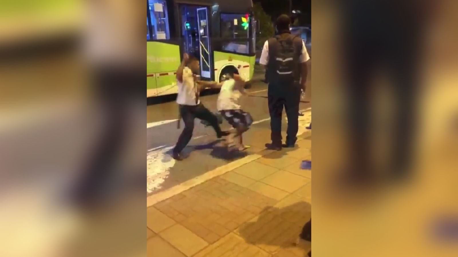 El pasajero recibió varios golpes.