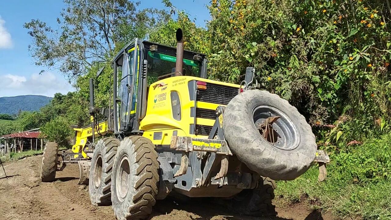 Avanza el mantenimiento de las vías que rodean el volcán Nevado del Ruiz