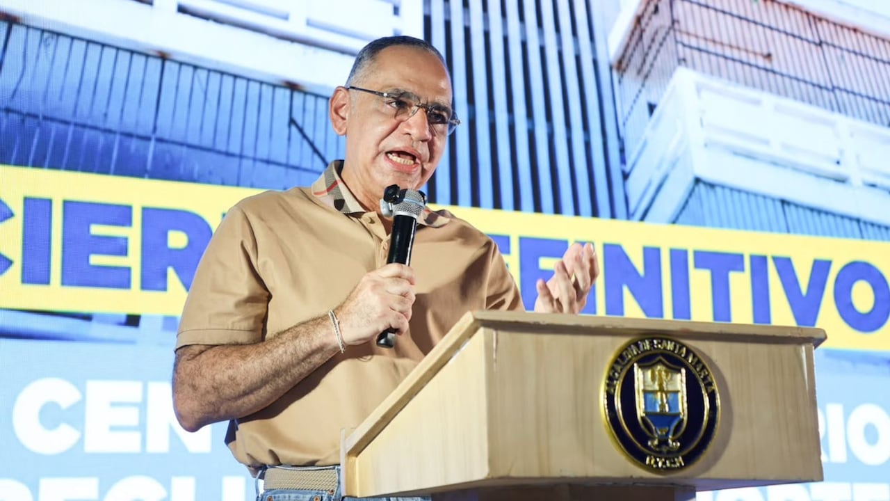 El alcalde de Santa Marta, Carlos Pinedo. La Alcaldía de Santa Marta mantiene medidas especiales de seguridad en Santa Marta tras los hechos registrados en varios sectores del Distrito.