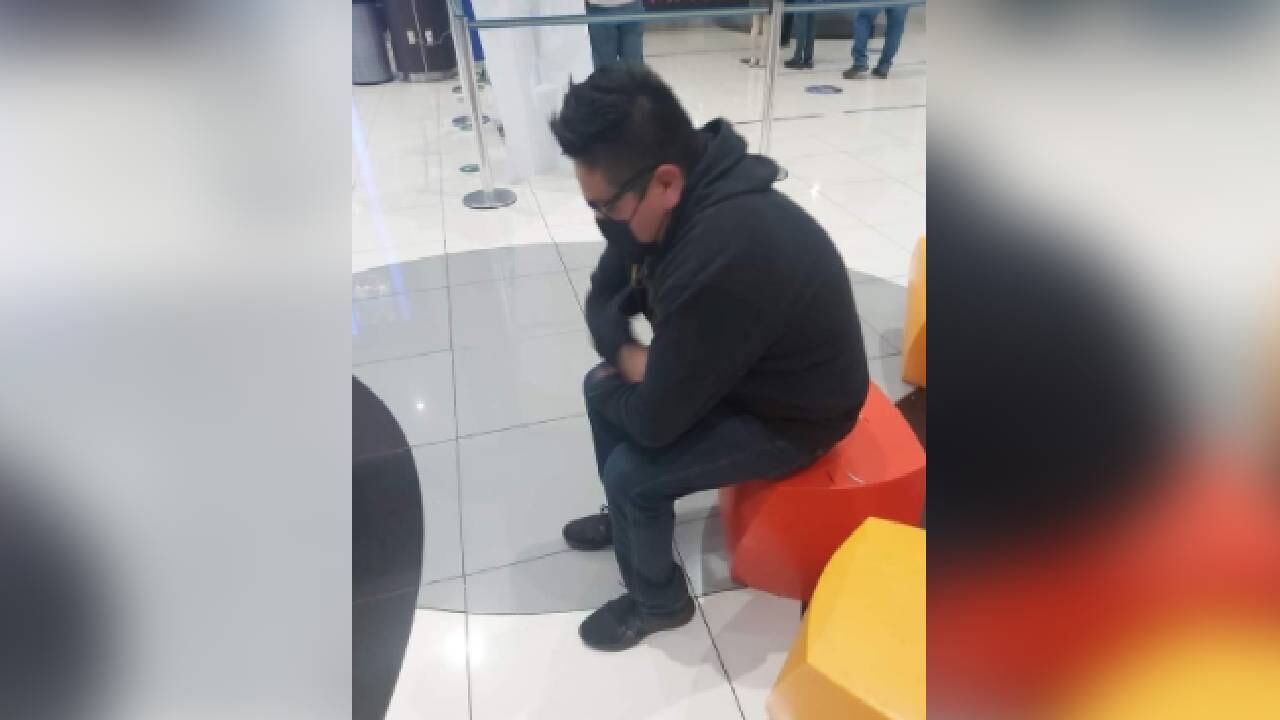 El joven mexicano publicó en Facebook cuando se enteró del robo de sus boletas. Foto: Twitter @josefante.