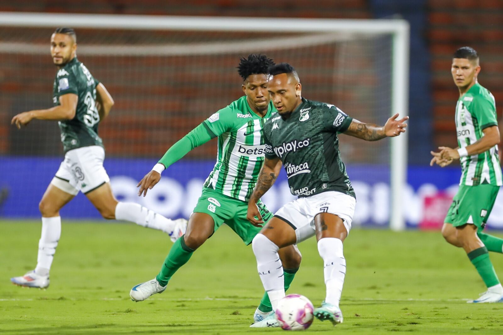 Atlético Nacional vs Deportivo Cali.
