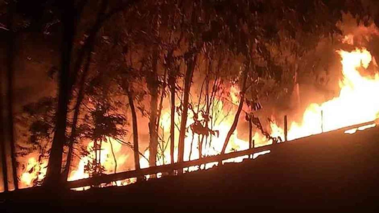 Escena de uno de los atentados contra el oleoducto el pasado martes