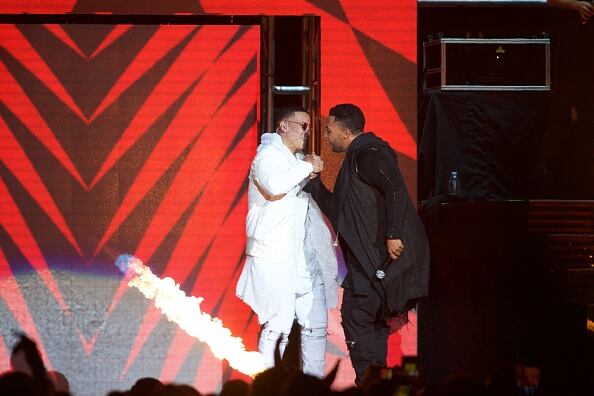 Daddy Yankee y Don Omar durante la gira 'The Kingdom Tour'. 27 de agosto de 2016, en Los Angeles, California.