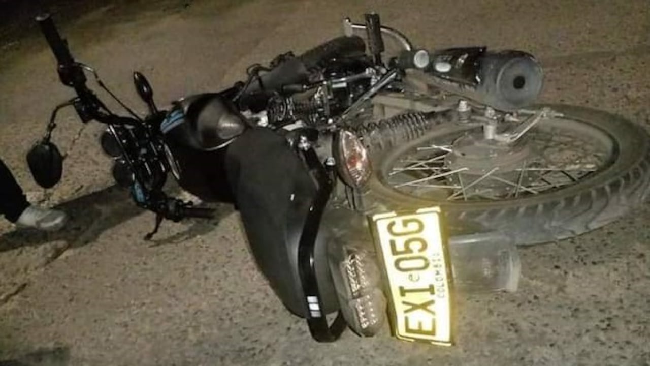 Todo indica que las víctimas huían de unos asaltantes y por esquivar un hueco perdieron el control de la moto.