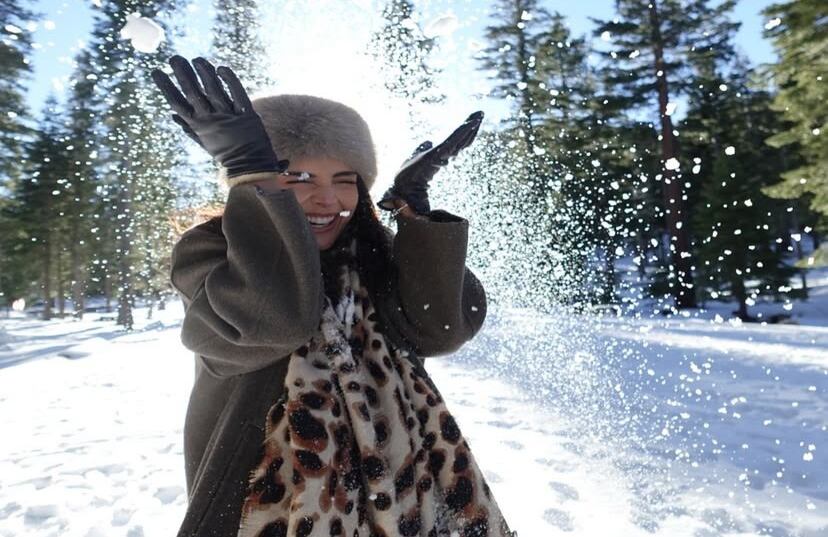 La exreina de belleza colombiana Laura Barjum compartió con sus seguidores de Instagram una experiencia muy especial: su primer encuentro con la nieve.