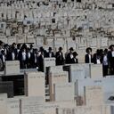 Una estampida en un festival religioso al que asistieron decenas de miles de judíos ultraortodoxos en el norte de Israel mató a decenas de personas e hirió a unas 150 la madrugada del viernes dijo el personal médico. Ha sido uno de los desastres civiles más mortíferos del país.