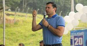 Senador conservador José Alfredo Marín, pertenecientes a la Comisión Séptima del Senado, donde arrancará su trámite la reforma a la salud