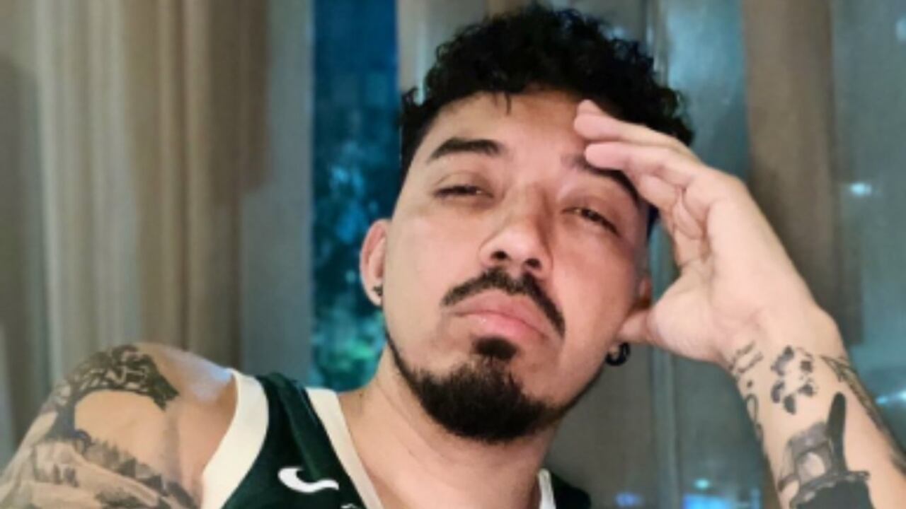 El comediante arremetió contra famosos de la farándula colombiana.