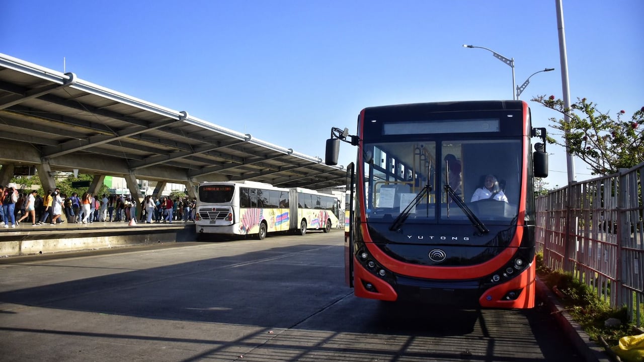 Transmetro y Distrito conocieron propuesta de bus eléctrico