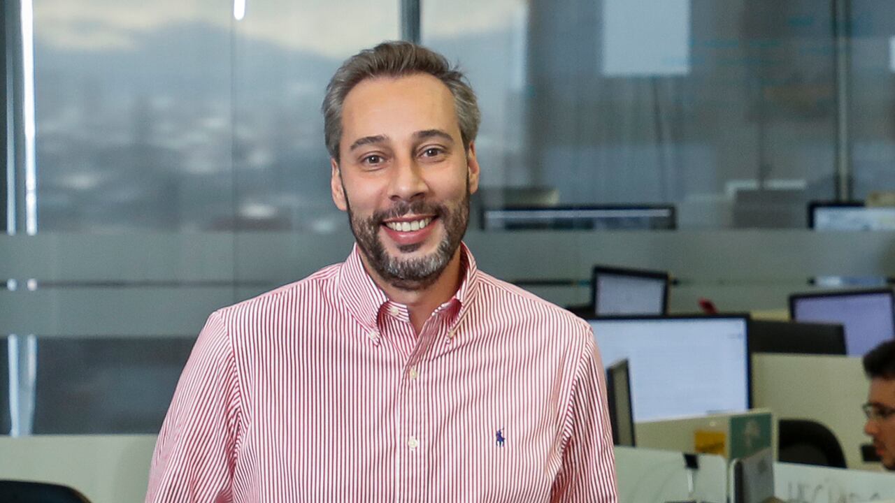 Roberto Deniz
periodistas de investigación del medio digital venezolano Armando.info que se alzó con la mención especial del premio María Moors Cabot, el galardón más antiguo de la prensa internacional, promovido por la Escuela de Periodismo de la Universidad de Columbia.
Bogota julio 12 2019
Foto Guillermo Torres Reina / Semana