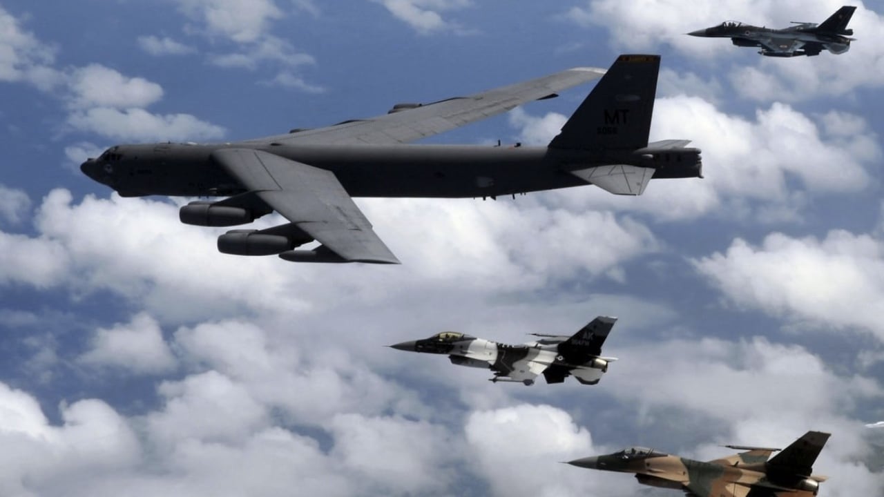 Así luce el bombardero B 52 que sobrevoló sobre el Mar Amarillo (imagen de referencia)