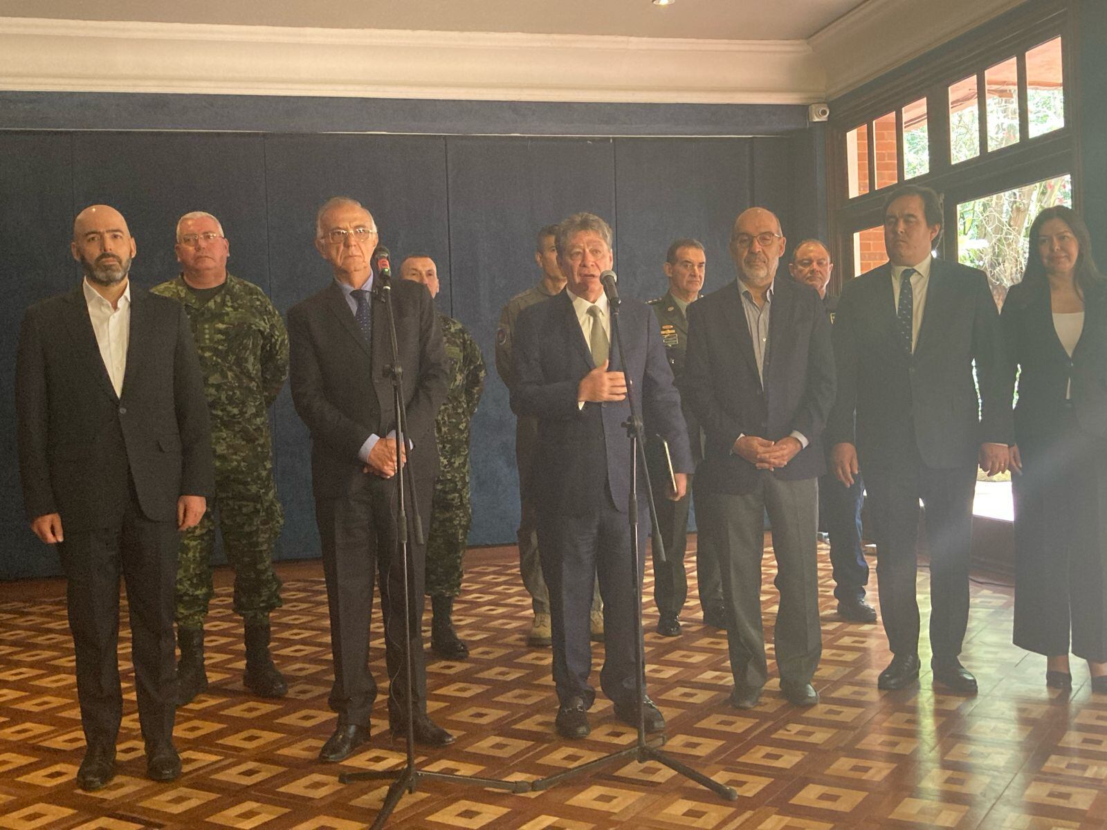 La reunión entre el Consejo Gremial y el ministro de Defensa, Iván Velásquez.