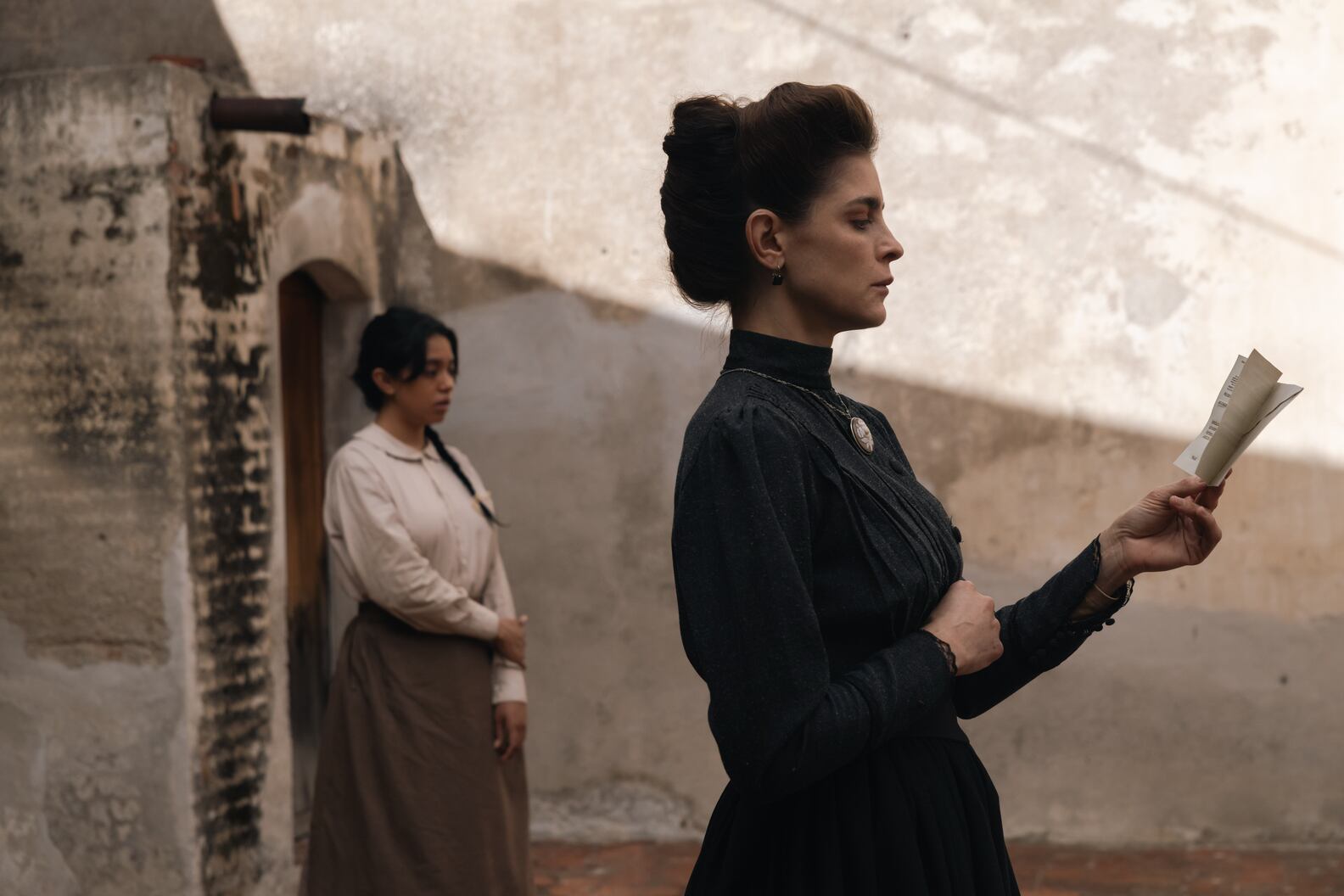 El libro Como agua para chocolate de Laura Esquivel fue adaptada por HBO en un serie.