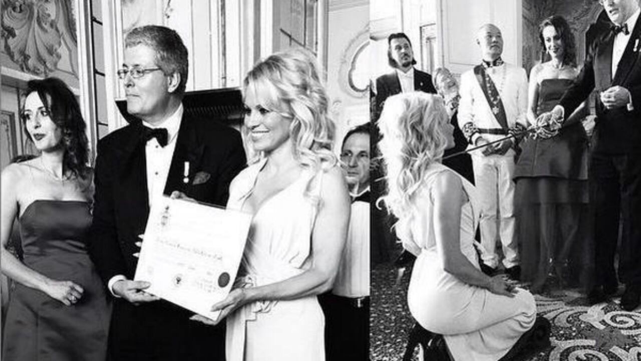 Pamela Anderson nombrada condesa por el príncipe de Montenegro, Stefan Cernetic.