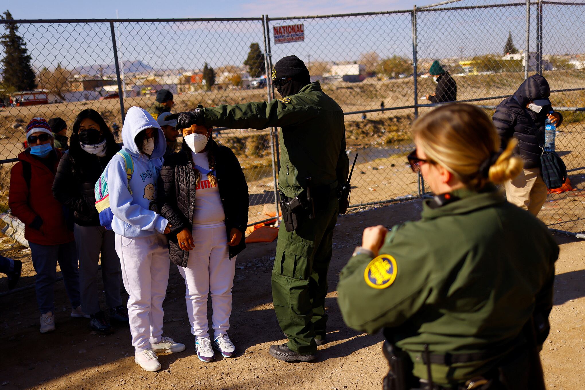 En imágenes : Las solicitantes de asilo cruzan Río Bravo hacia Estados Unidos.