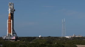 La misión no es un aterrizaje, sino un vuelo de prueba tripulado alrededor de la Luna.