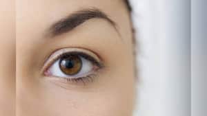 La mezcla de huevo, avena y miel, ayuda a prevenir la piel flácida y caída en esta zona del rostro. Foto; GettyImages.