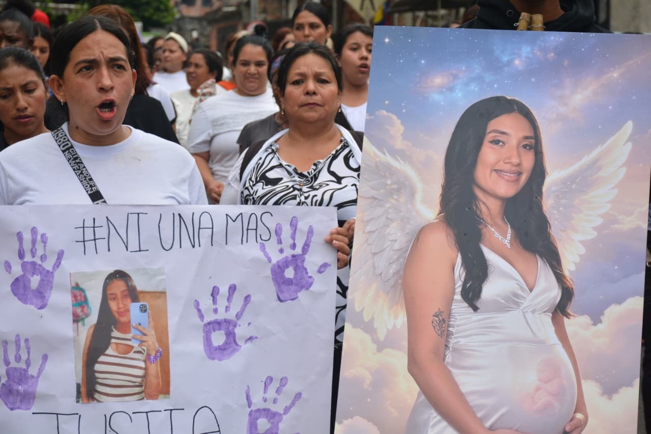 Los manifestantes hicieron un llamado a las autoridades para esclarecer los hechos y dar con el paradero del bebé de María Camila Potosí.
