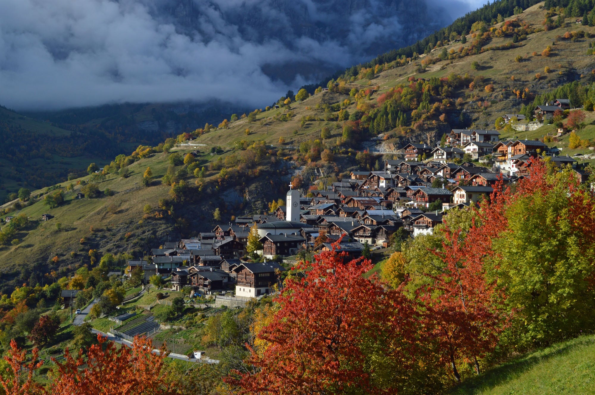 Albinen, Suiza, atrae a familias del mundo para vivir en su pueblo.