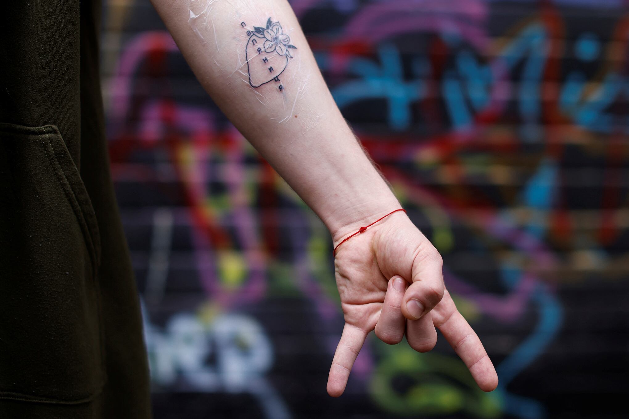 En imágenes : Los ucranianos se hacen tatuajes para recaudar fondos para el ejército ucraniano