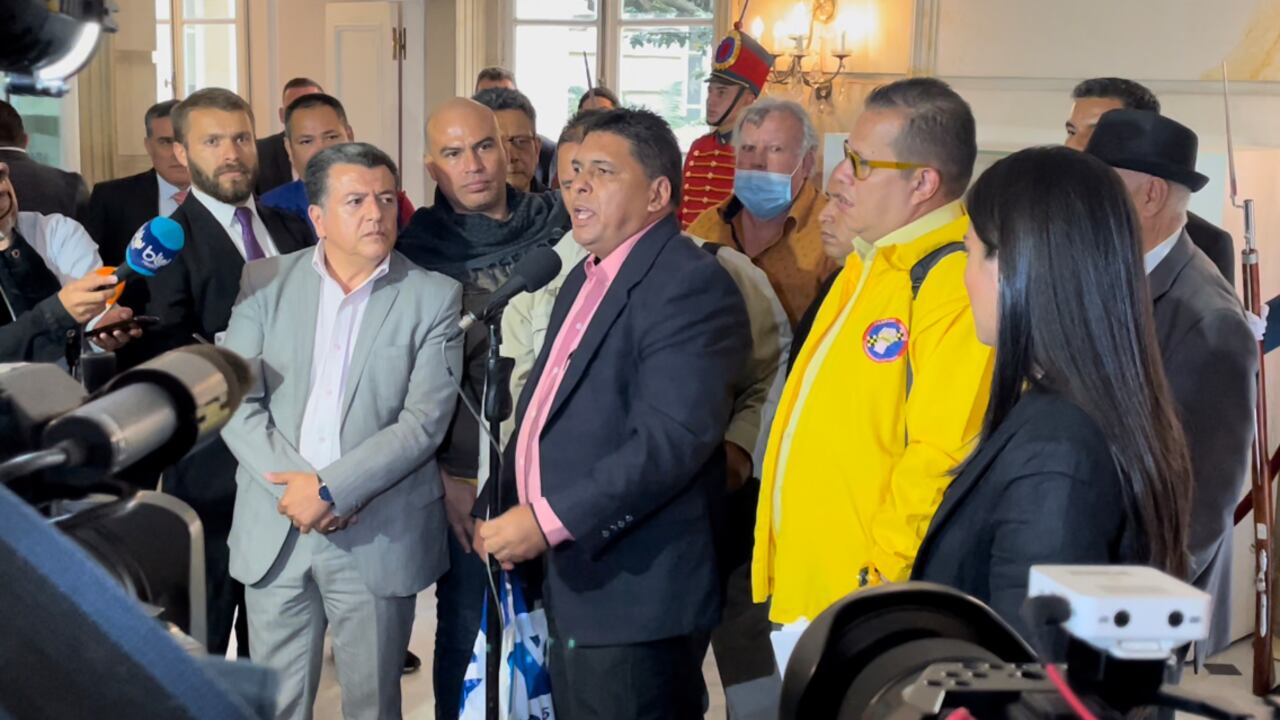 Gremio de taxistas en la Casa de Nariño.