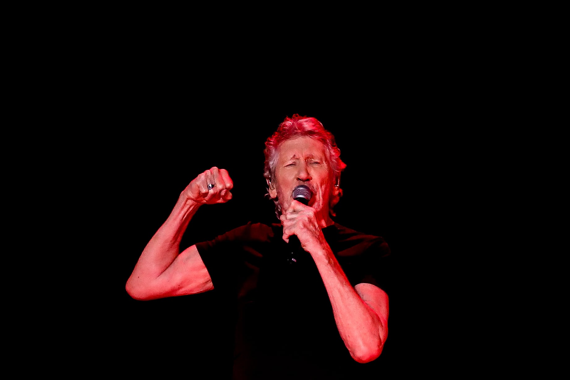 Concierto 5 de diciembre en el coliseo Live en la ciudad de Bogotá