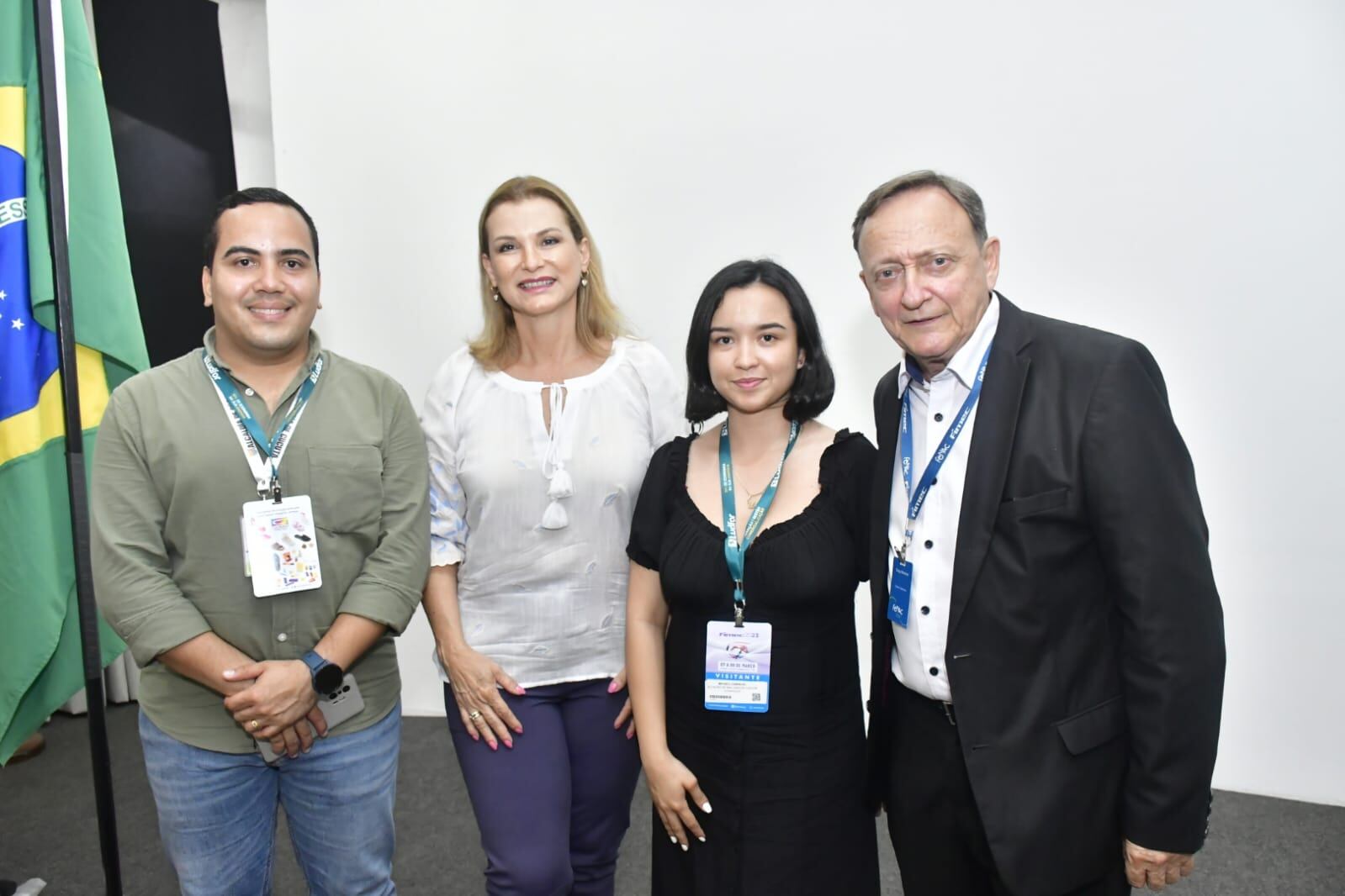 Secretarios con alcaldesa de Novo Hamburgo y el director ejecutivo del FENAC.