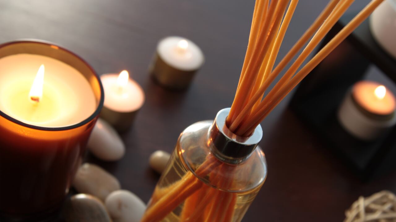 Las velas aromáticas son una gran opción para tener un buen olor en el hogar.