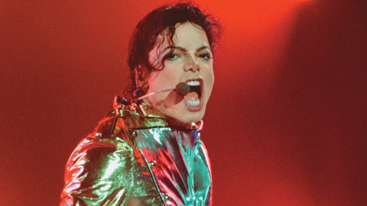 Michael Jackson murió víctima de una peligrosa dosis de propofol. Su médico Conrad Murray le suministró el anestésico y por eso fue condenado a cuatro años de cárcel, de los cuales solo pagó dos.