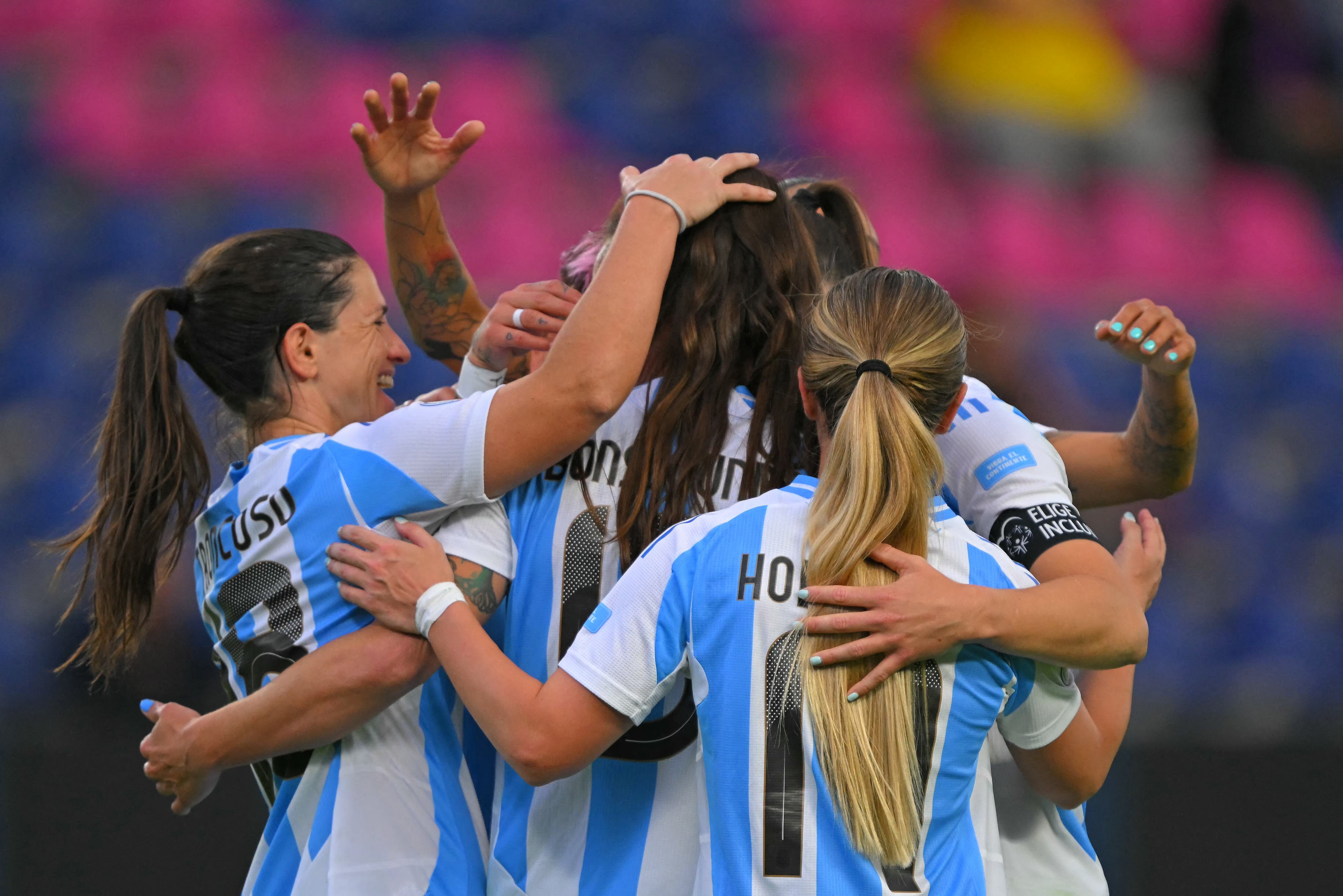 Argentina celebra en el grupo A de la Copa América Femenina.