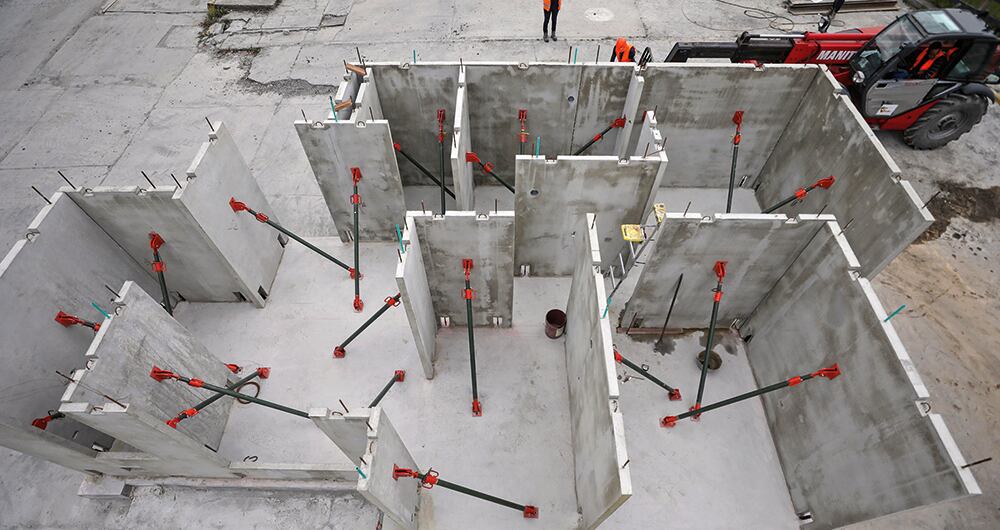  Los muros, pisos y techos modulares suelen tener una mejor acústica y aislamiento térmico debido a que se minimizan las burbujas o errores en el proceso de fraguado. 