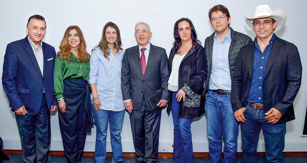    Estos son algunos de los líderes destacados de la bancada de Senado del Centro Democrático, partido que hoy vive una crisis que amenaza con una posible escisión. 