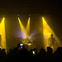 Russian Circles se tomó Bogotá la noche del 10 de abril de 2024, desde el Auditorio Fernando Sor, que le respondió al público y a la banda. Hizo calor, porque música así no da mucha más opción.