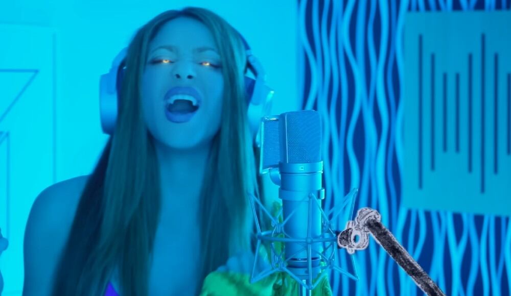 La cantante en el videoclip con Bizarrap.