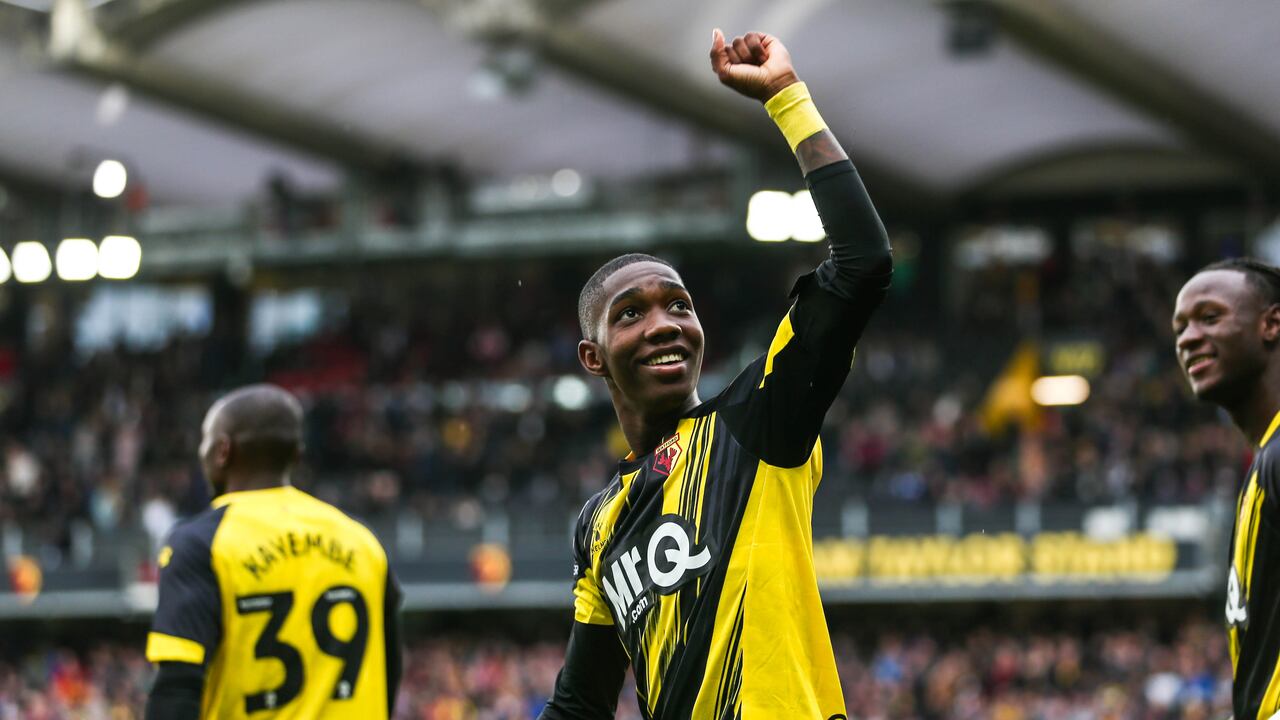 Yaser Asprilla, del Watford, celebra el primer gol de su equipo durante el partido de la Sky Bet Championship disputado en Vicarage Road, Watford.