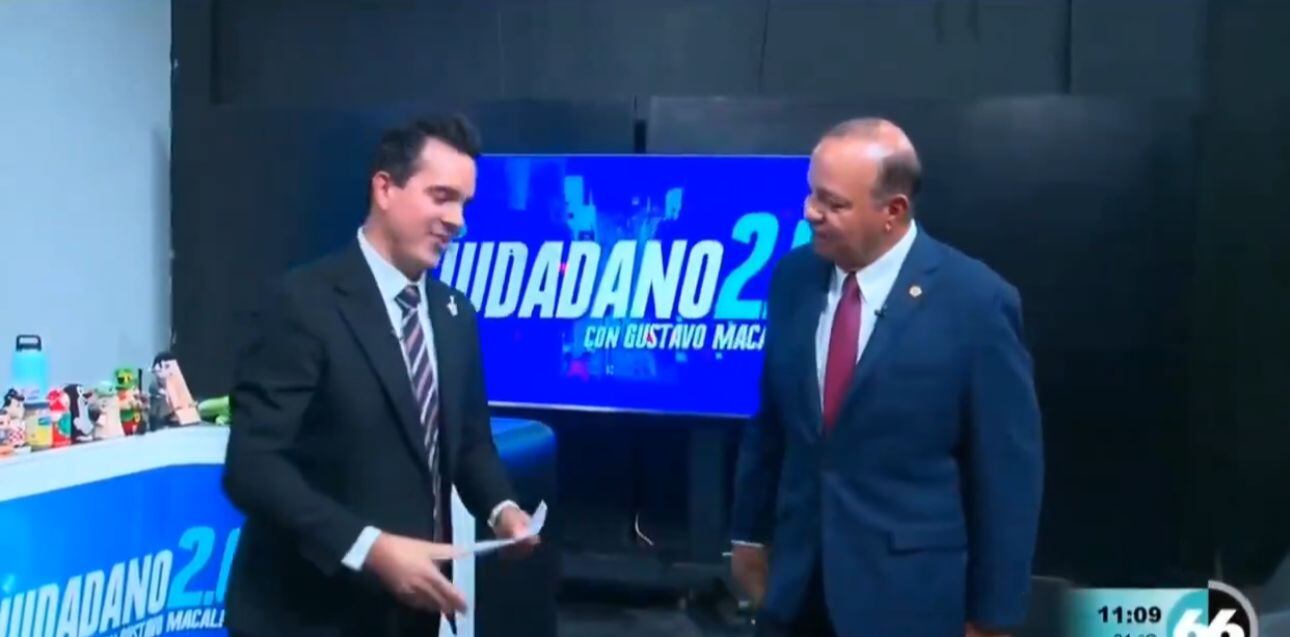 El director del programa interrumpió la emisión y despidió al presentador mexicano