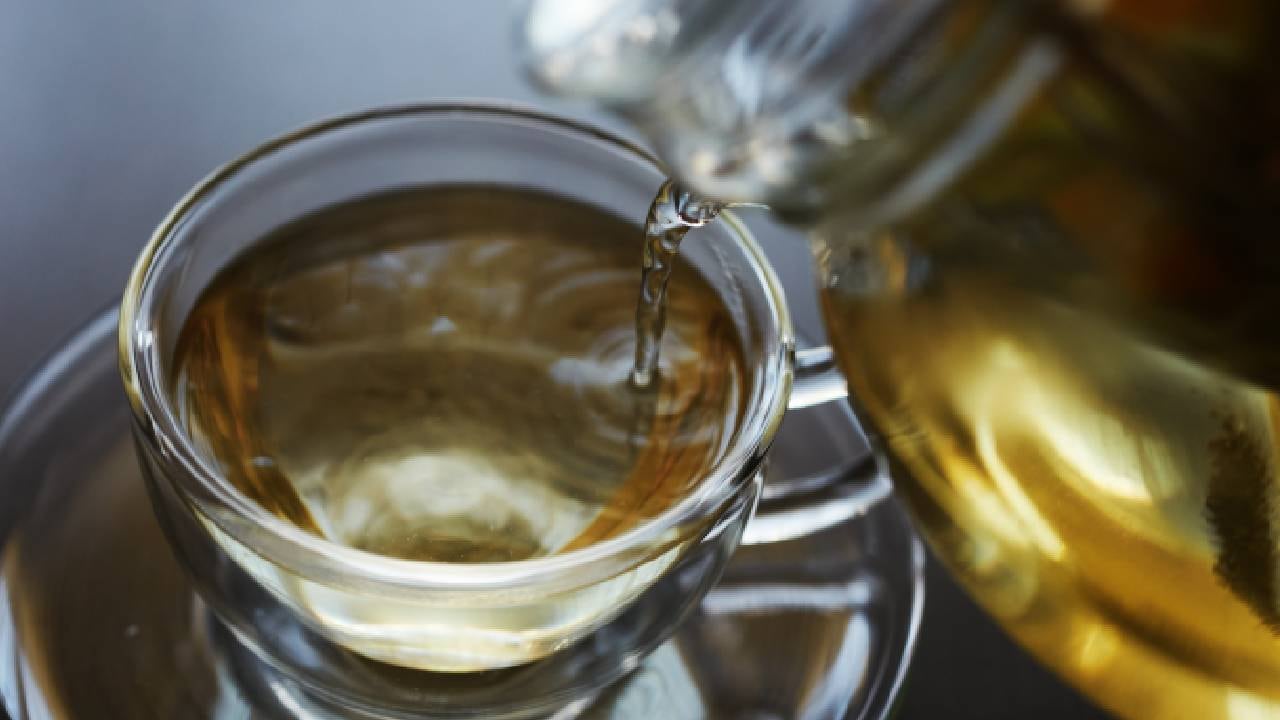 Infusiones de eucalipto, canela y manzanilla ayudan a bajar los niveles de glucosa. Foto: Getty images.