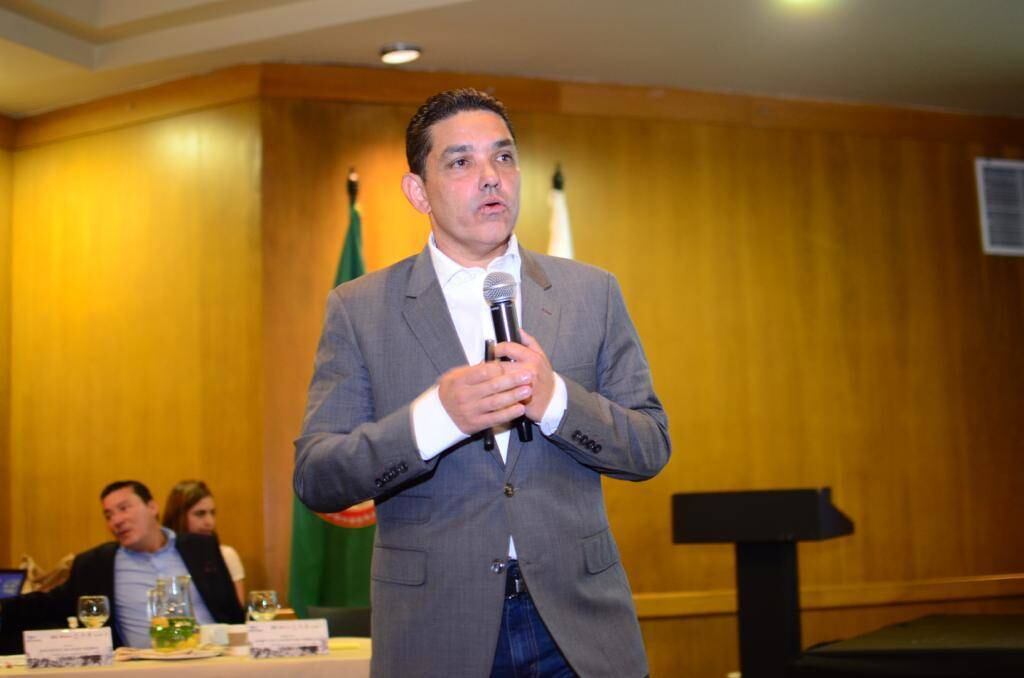 Jaime Luis Lacouture sería el secretario general de la Cámara de Representantes.