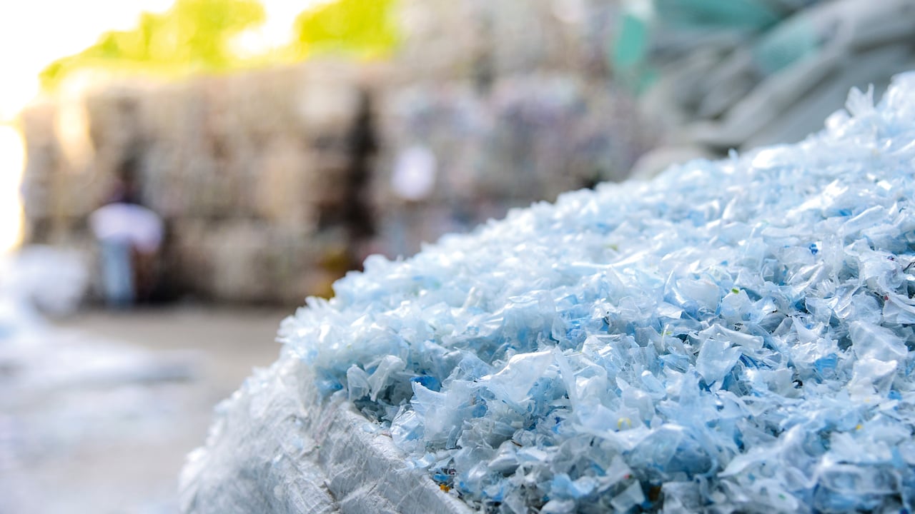 Materiales como el plástico PET reciclado y el icopor son usados actualmente para hacer, por ejemplo, bloques de construcción.