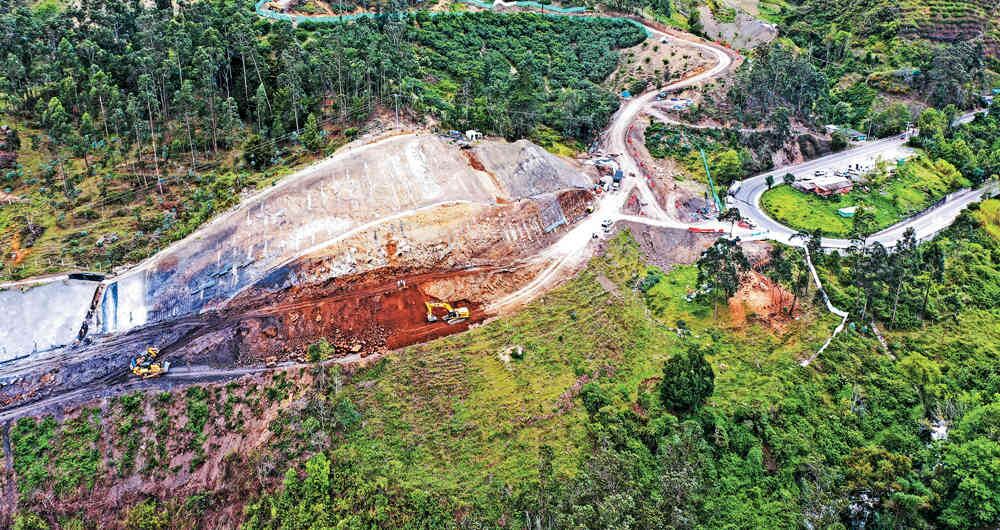 Actualmente se adelantan labores de construcción en varios puntos de la vía. La obra tiene una inversión de 2,71 billones de pesos.