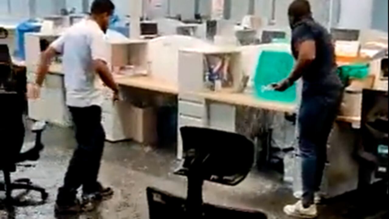 La Personería de Medellín le pidió a la alcaldía de la ciudad que haga esfuerzos para reubicar a los funcionarios y contratistas.