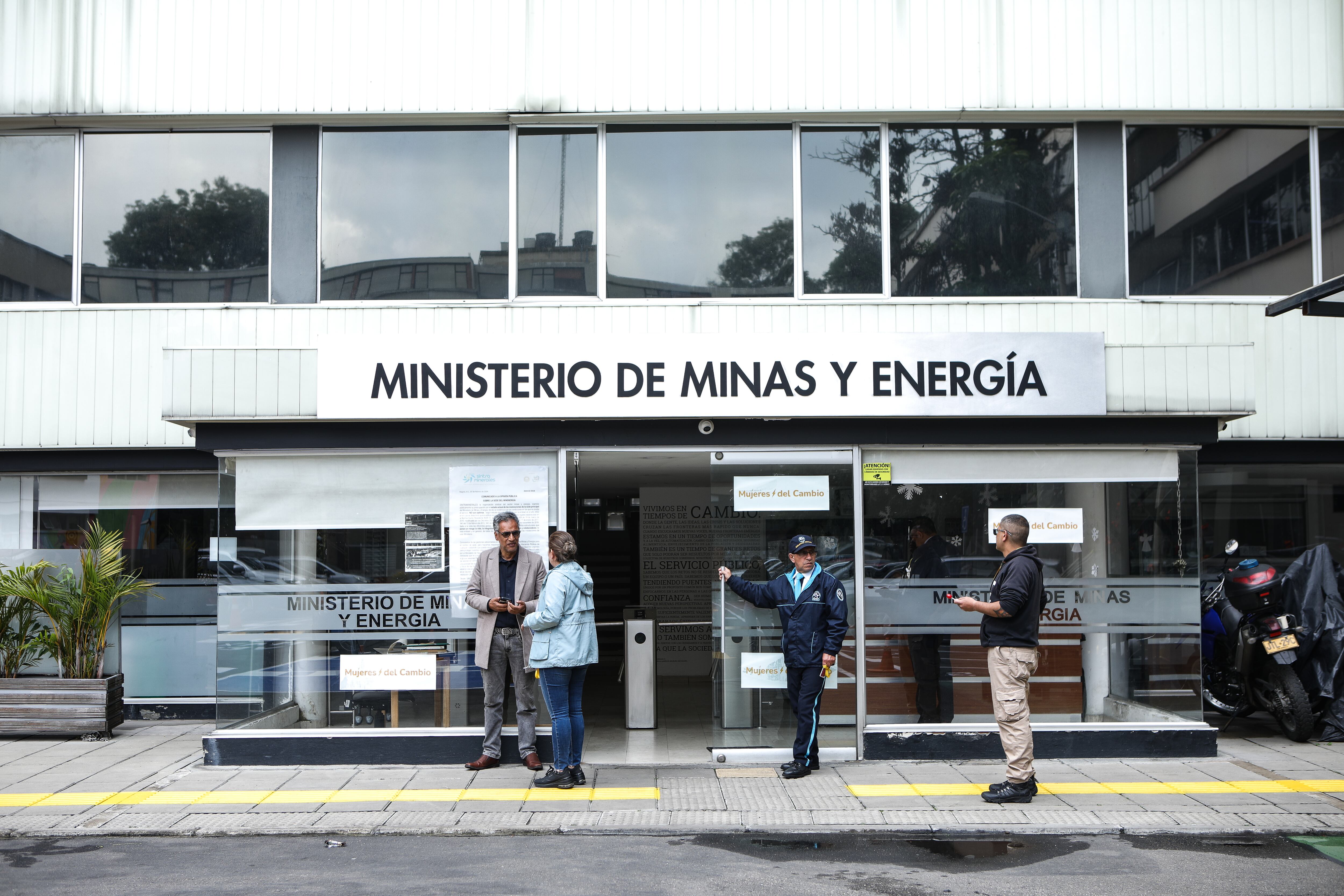 MINISTERIO DE MINAS Y ENERGÍA